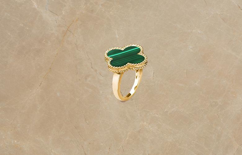 แหวนเสริมดวง วันพุธ Van Cleef & Arpels Magic Alhambra ring