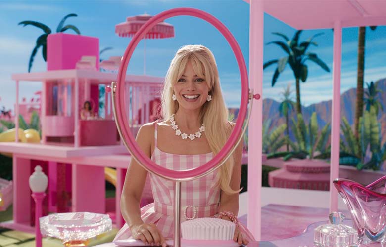 Barbie ภาพยนตร์ที่ออกแบบฉากที่ใช้ สีชมพู จนขาดตลาดไปทั่วโลก