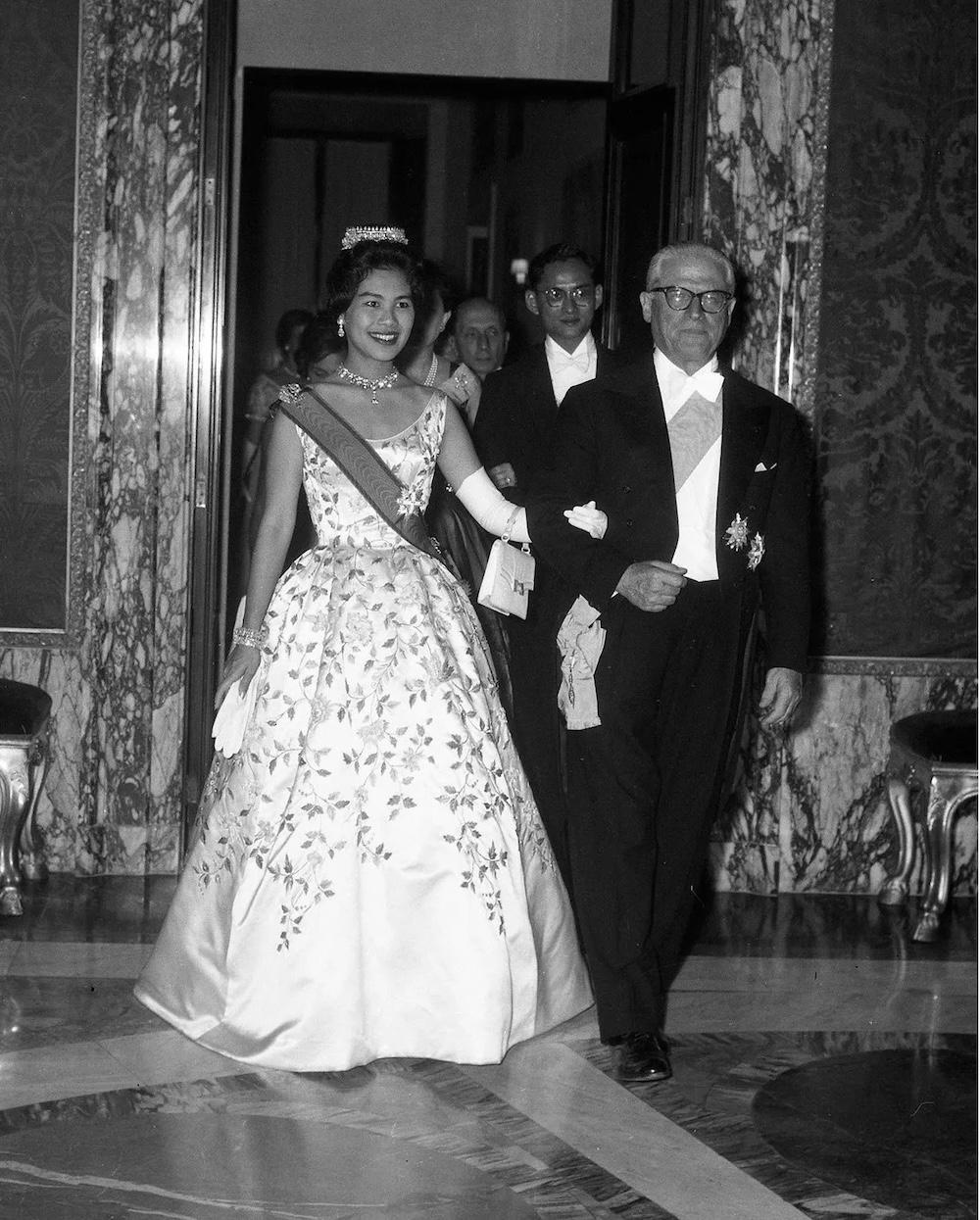 สมเด็จพระนางเจ้าสิริกิติ์ พระบรมราชินีนาถ01