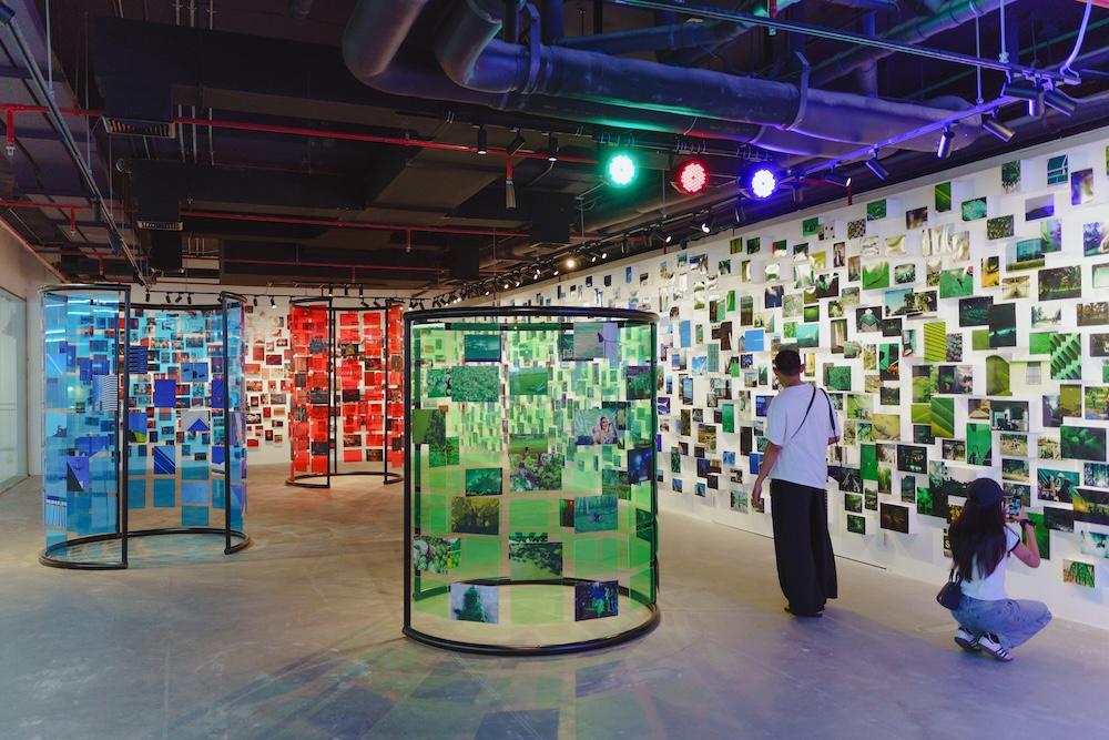 นิทรรศการ “1 วัน 1,000 ภาพ ครั้งที่ 5: RGB” 1