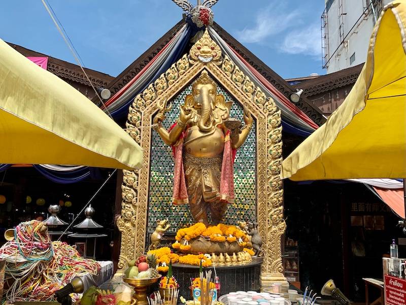 ศาลพระพิฆเนศ สี่แยกห้วยขวาง