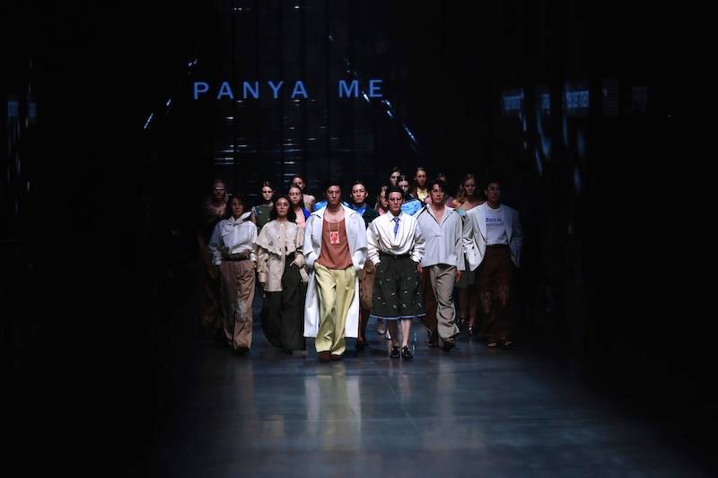 หล่อสร้างเรื่อง! “มอส–แบงค์” ปรากฏตัวบนรันเวย์ Harbin Fashion Week 2026 ตอกย้ำความปัง Thai Power ในจีน