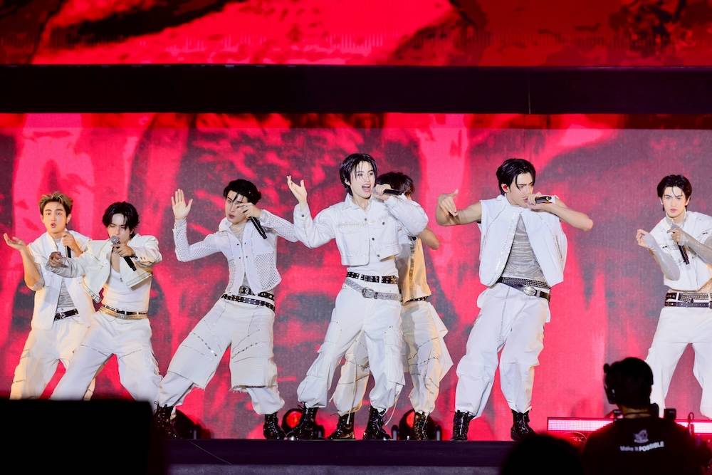 Amazing Thailand Countdown 2026 at ICONSIAM