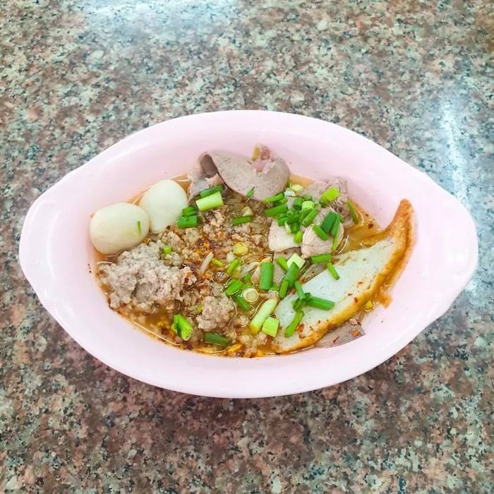 รุ่งเรืองตั๋ง ก๋วยเตี๋ยวหมู