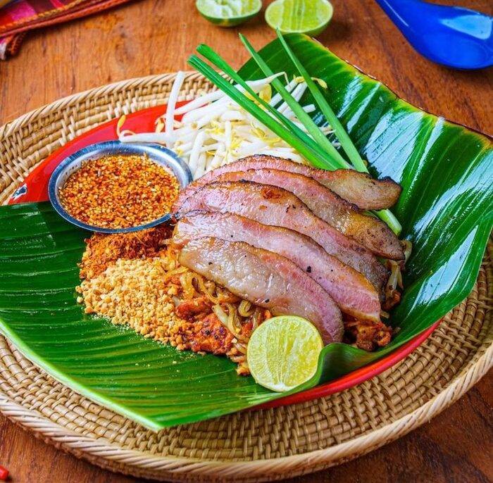 ผัดไทยไฟทะลุ พระนคร